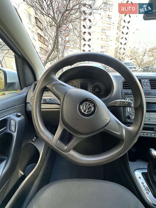 Седан Volkswagen Polo 2017 в Киеве