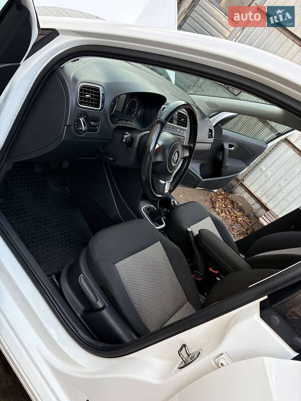 Хэтчбек Volkswagen Polo 2012 в Кривом Роге