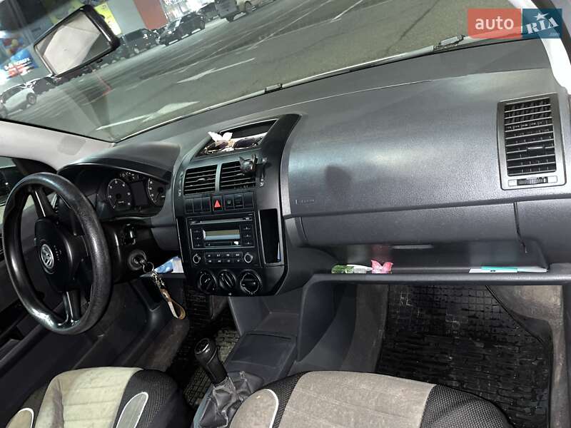 Хэтчбек Volkswagen Polo 2005 в Черновцах