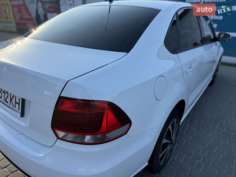 Седан Volkswagen Polo 2017 в Киеве