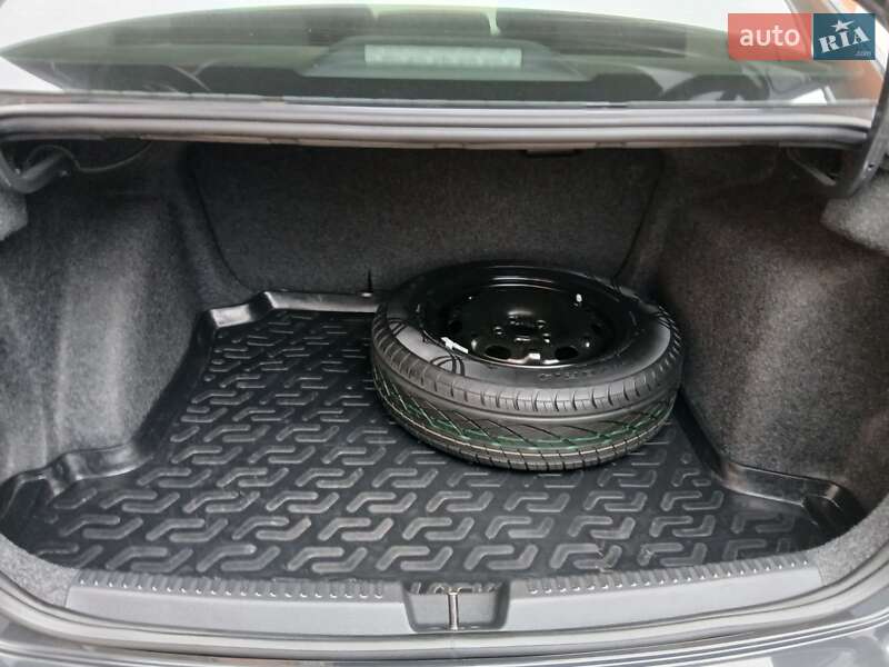 Седан Volkswagen Polo 2016 в Чорткове