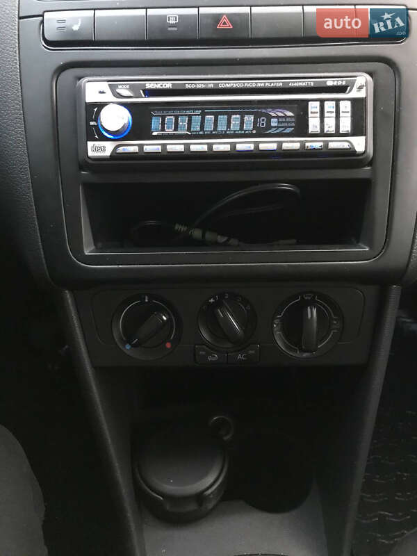 Седан Volkswagen Polo 2011 в Львове