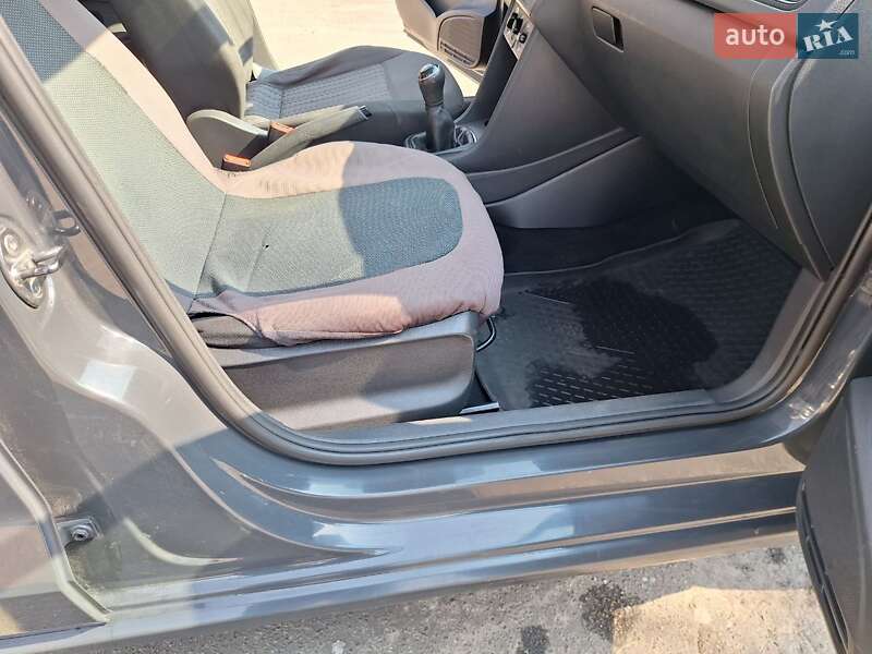 Седан Volkswagen Polo 2016 в Сарнах