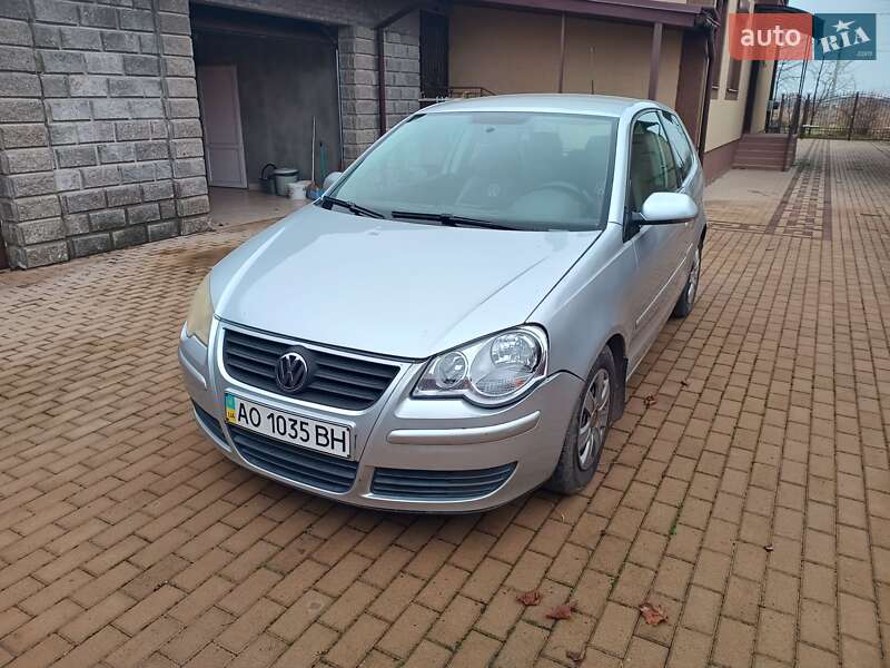 Хэтчбек Volkswagen Polo 2006 в Мукачево