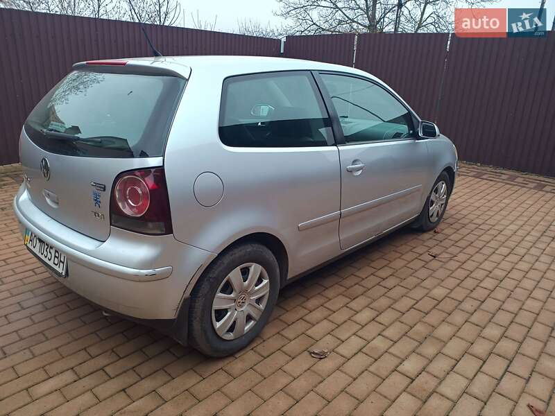 Хэтчбек Volkswagen Polo 2006 в Мукачево