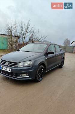 Седан Volkswagen Polo 2016 в Сарнах
