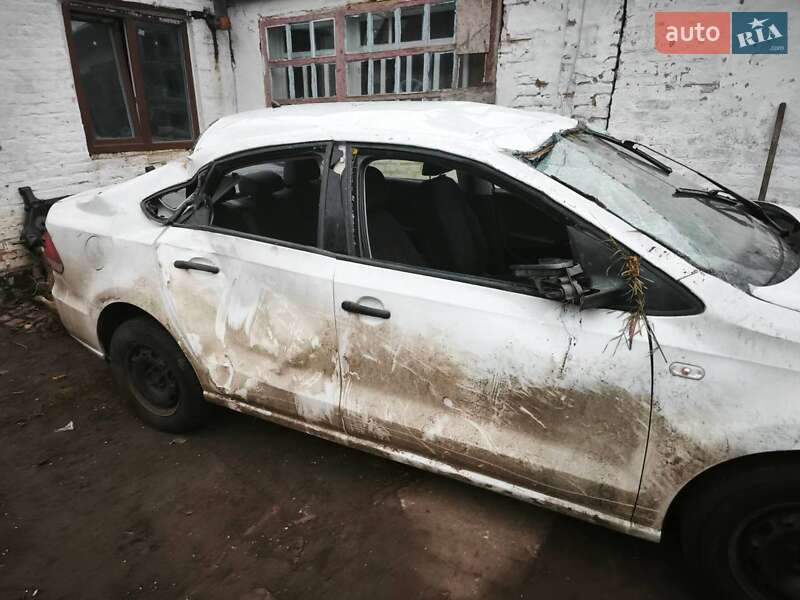 Седан Volkswagen Polo 2017 в Полтаве