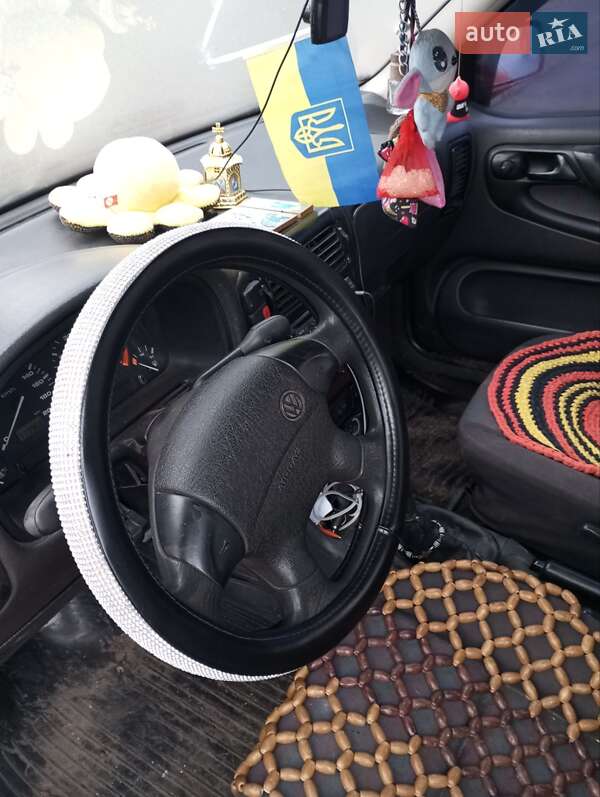 Хэтчбек Volkswagen Polo 1995 в Ровно