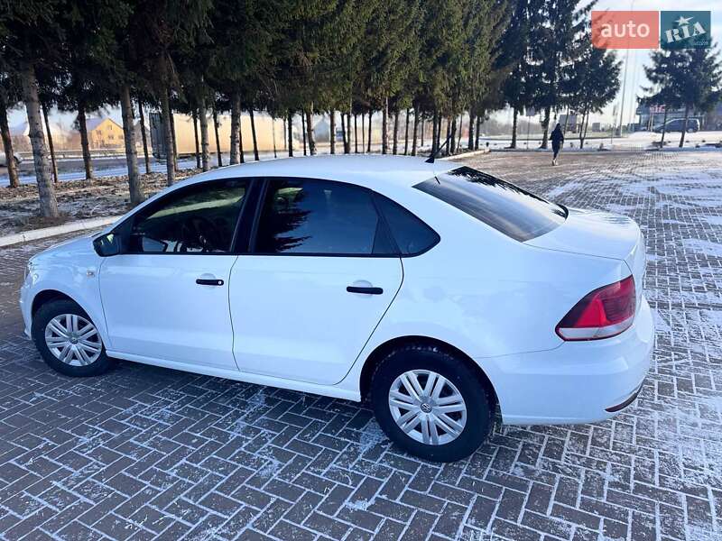 Седан Volkswagen Polo 2017 в Звягеле