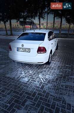 Седан Volkswagen Polo 2017 в Ровно