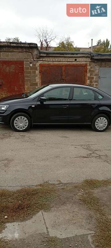 Седан Volkswagen Polo 2015 в Запоріжжі