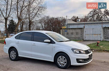 Седан Volkswagen Polo 2017 в Жовтих Водах