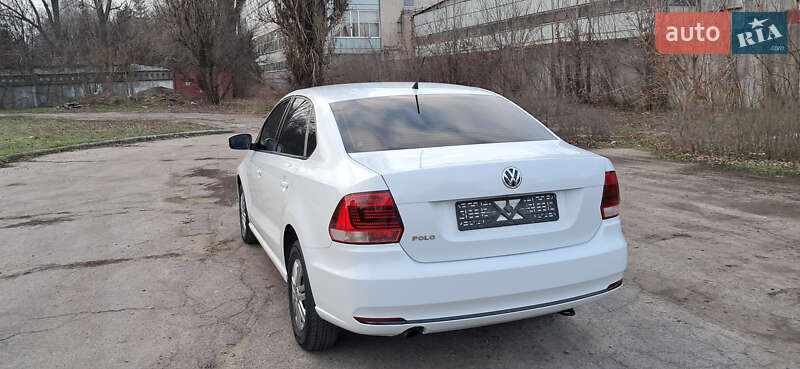 Седан Volkswagen Polo 2017 в Жовтих Водах