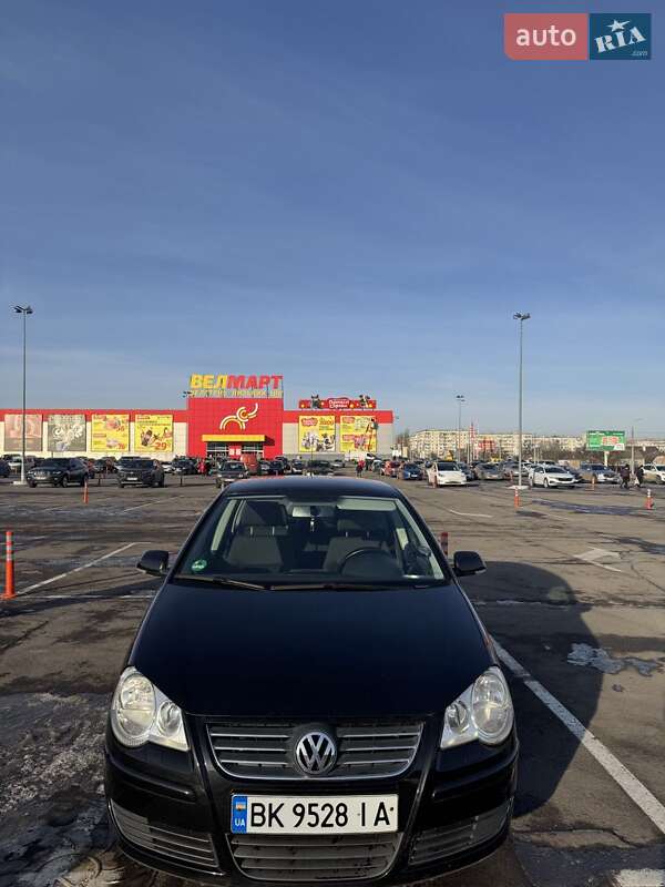 Хетчбек Volkswagen Polo 2006 в Рівному
