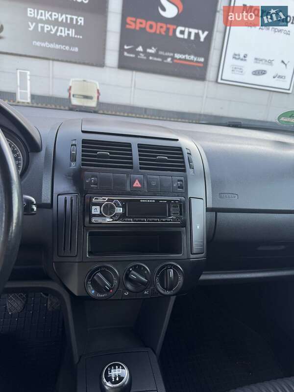 Хетчбек Volkswagen Polo 2006 в Рівному