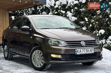 Седан Volkswagen Polo 2016 в Дубно