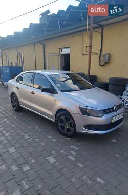 Седан Volkswagen Polo 2011 в Черновцах