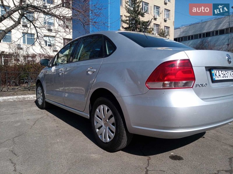Седан Volkswagen Polo 2013 в Киеве