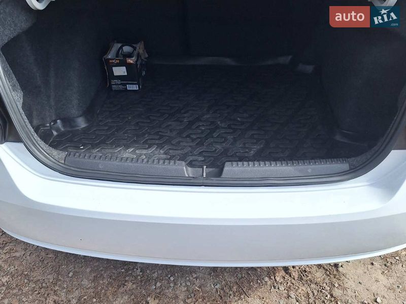 Седан Volkswagen Polo 2012 в Вышгороде