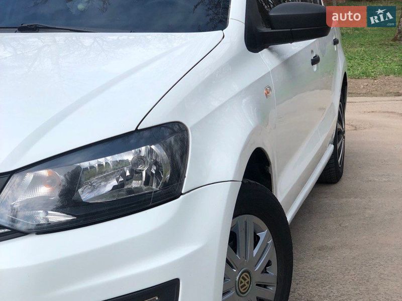 Седан Volkswagen Polo 2019 в Чернигове