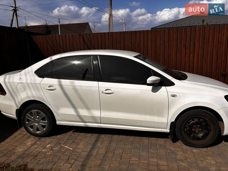Седан Volkswagen Polo 2013 в Киеве