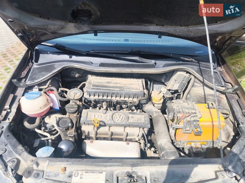 Седан Volkswagen Polo 2015 в Черновцах