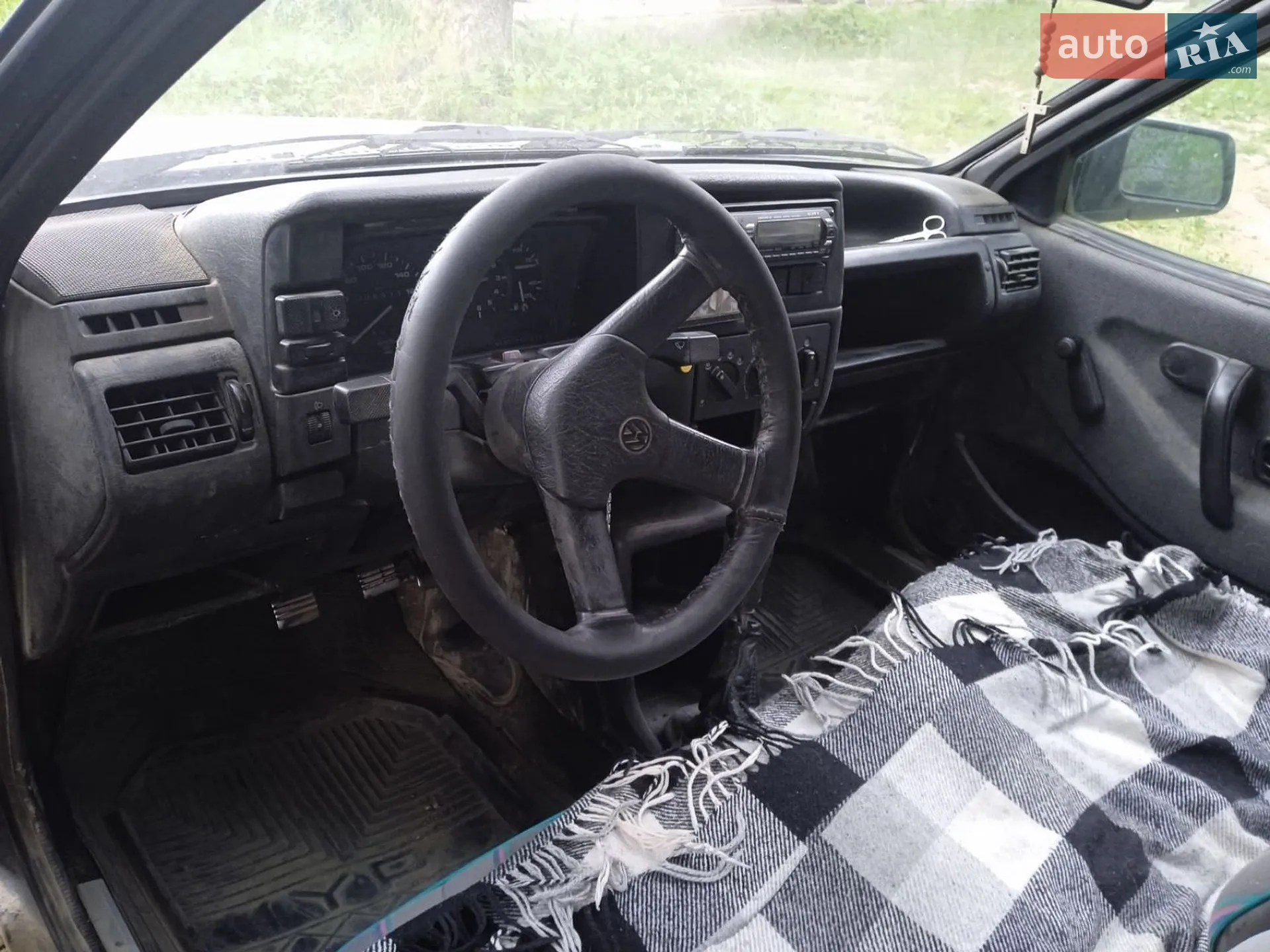 Volkswagen Polo 1992 VIN WVWZZZ80ZNY053519 фото оголошення 4 з 6