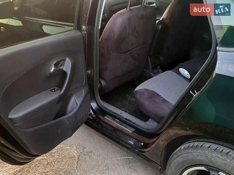 Volkswagen Polo 2011 VIN XW8ZZZ61ZCG027646 фото оголошення 13 з 82