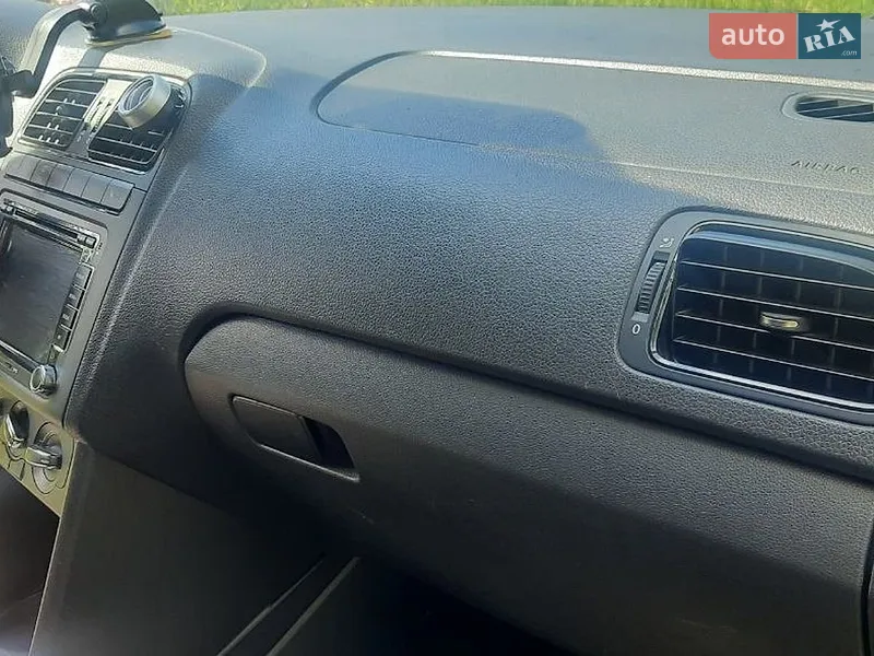 Volkswagen Polo 2011 VIN XW8ZZZ61ZCG027646 фото оголошення 22 з 82