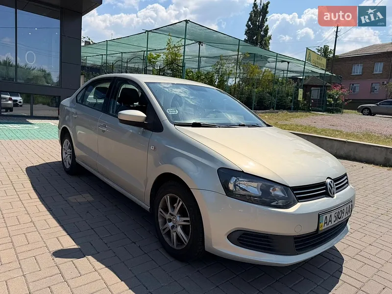 Volkswagen Polo 2013 VIN XW8ZZZ61ZCG066287 фото оголошення 9 з 51