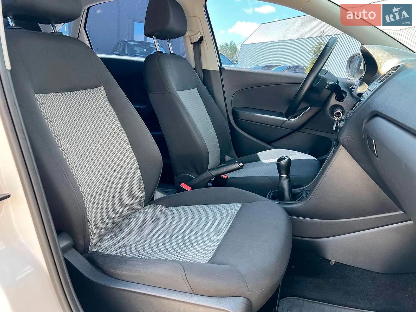 2013 Volkswagen Polo - мініатюра 38