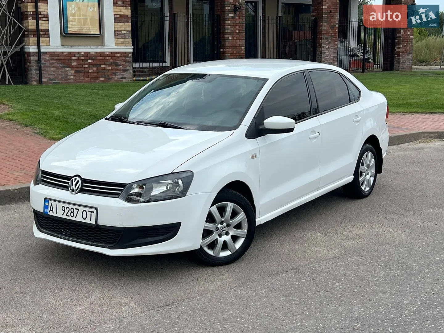 Volkswagen Polo 2013 VIN XW8ZZZ61ZDG060513 фото оголошення 2 з 37