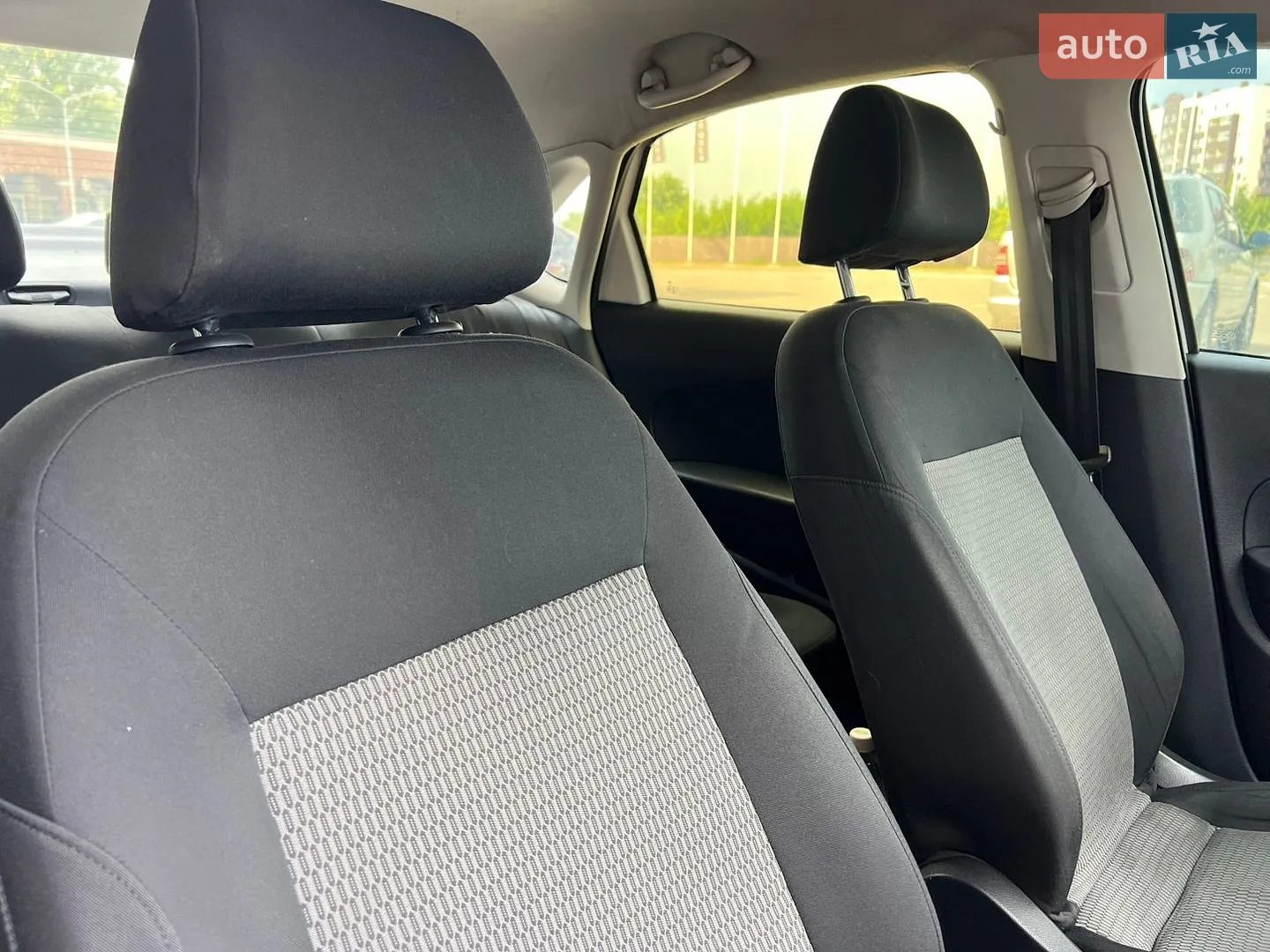 Volkswagen Polo 2013 VIN XW8ZZZ61ZDG060513 фото оголошення 28 з 37