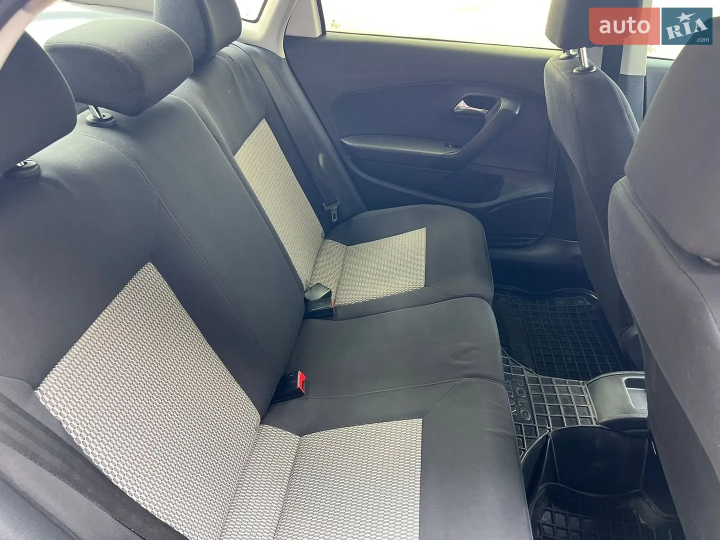 Volkswagen Polo 2013 VIN XW8ZZZ61ZDG060513 фото оголошення 32 з 37