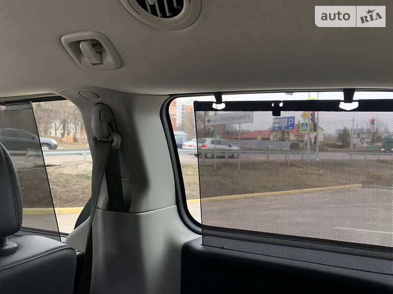 Мінівен Volkswagen Routan 2010 в Полтаві