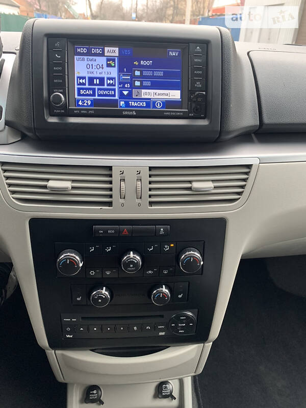 Мінівен Volkswagen Routan 2010 в Полтаві