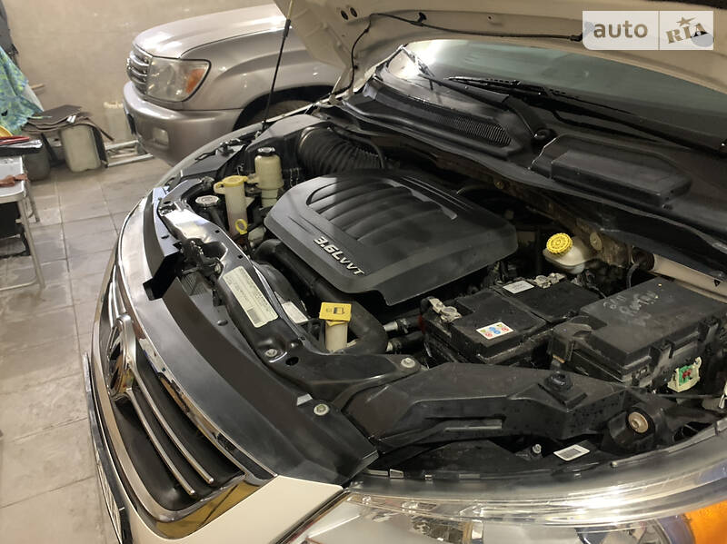 Мінівен Volkswagen Routan 2010 в Полтаві