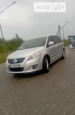 Мінівен Volkswagen Routan 2010 в Львові