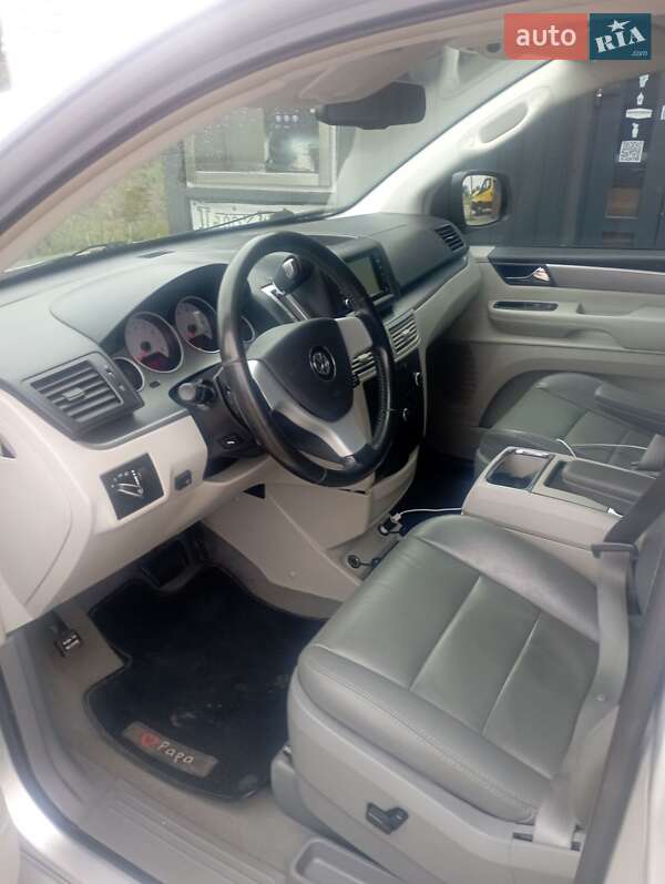 Минивэн Volkswagen Routan 2010 в Львове фото 13 Минивэн Volkswagen Routan 2010 в Львове
