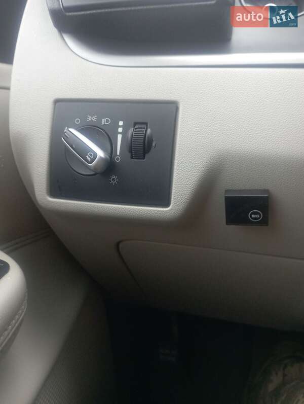 Минивэн Volkswagen Routan 2010 в Львове фото 18 Минивэн Volkswagen Routan 2010 в Львове