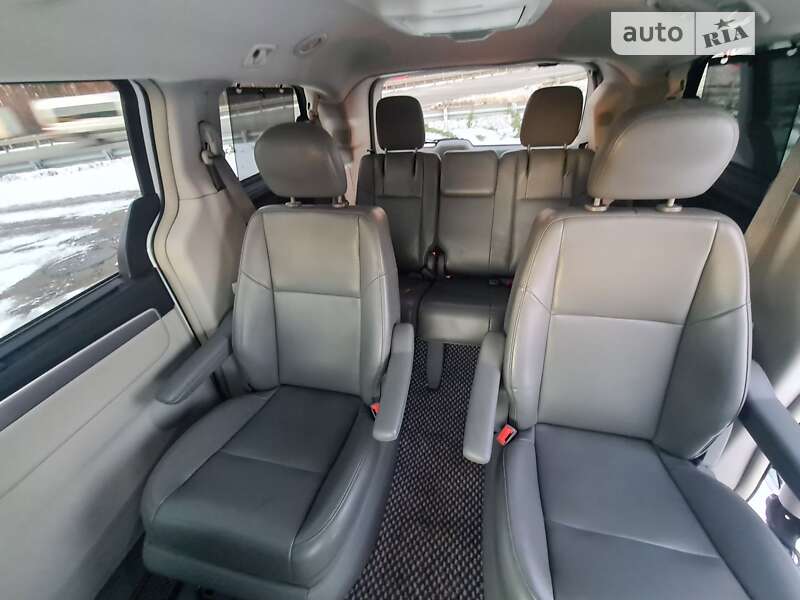 Минивэн Volkswagen Routan 2013 в Киеве