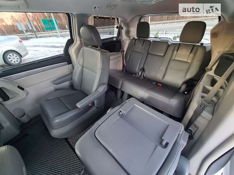 Минивэн Volkswagen Routan 2013 в Киеве