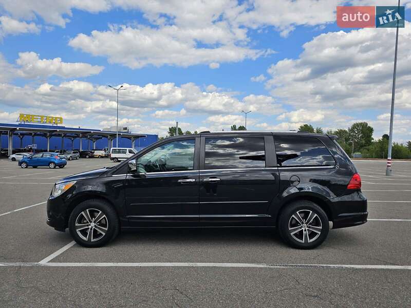Минивэн Volkswagen Routan 2013 в 