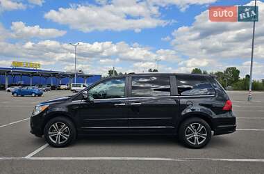 Минивэн Volkswagen Routan 2013 в 