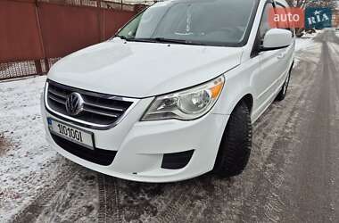 Мінівен Volkswagen Routan 2013 в Києві