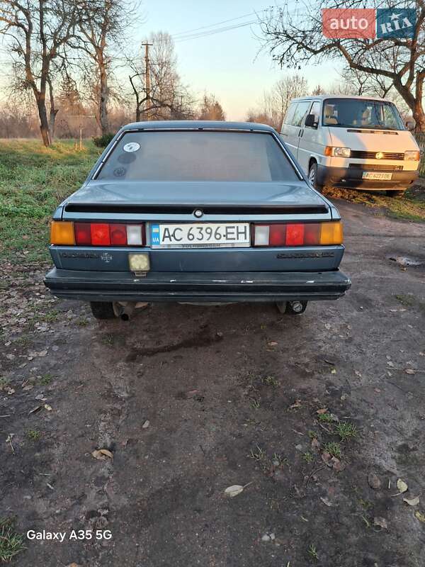 Седан Volkswagen Santana 1984 в Иваничах