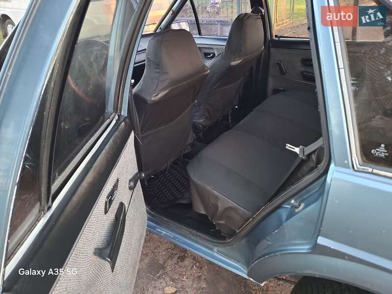 Седан Volkswagen Santana 1984 в Иваничах