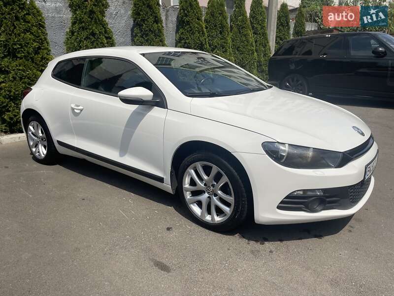 Хэтчбек Volkswagen Scirocco 2012 в 