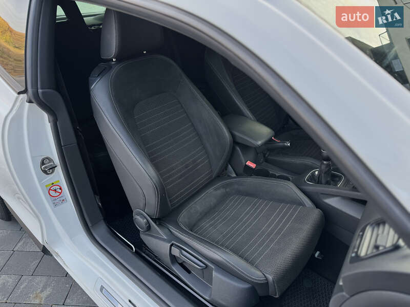 Хетчбек Volkswagen Scirocco 2010 в Ужгороді