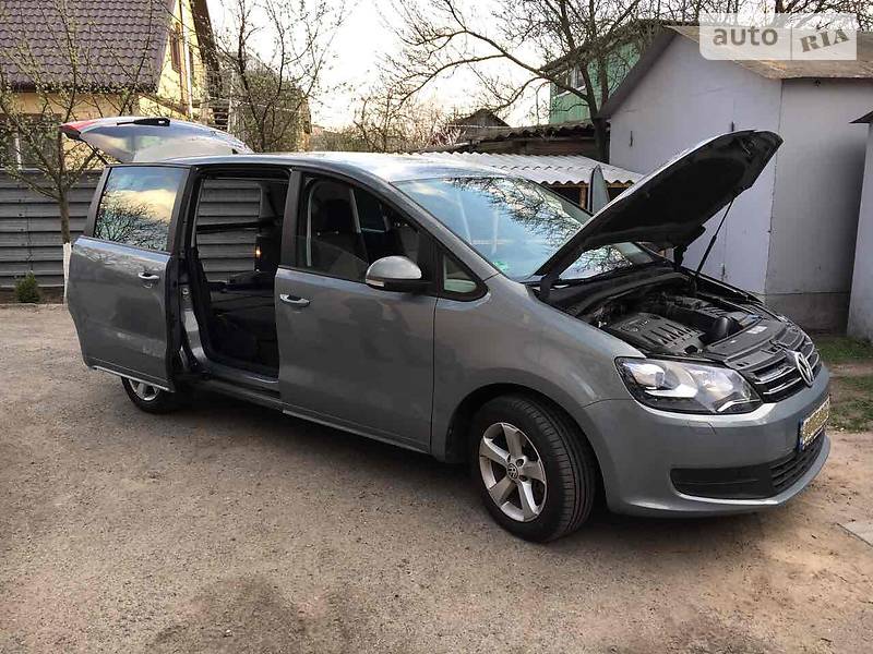 Минивэн Volkswagen Sharan 2012 в Киеве